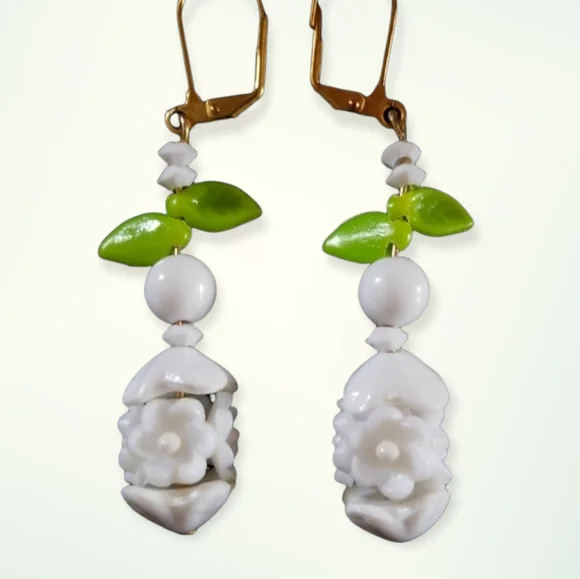 Vintage 1960s Mid Century Fruit Salad Floral Pierced Earrings - Picture 3 of 11